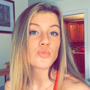 Meet your Posher, Carissa